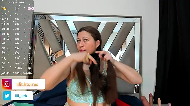 Snapshot of LILITH_TORRES1 chatting on 11/29/25, 09:29 LILITH TORRES1 online show from 11/29/25, 09:29