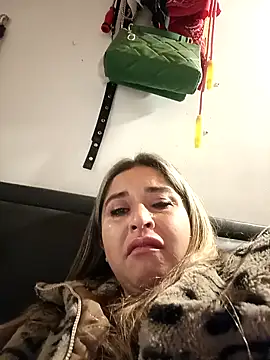 Snapshot of yajahil chatting on 01/19/25, 11:01 yajahil online show from 01/19/25, 11:01