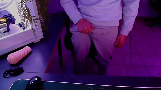 Snapshot of Vlad230323 chatting on 12/28/24, 04:20 Vlad230323 online show from 12/28/24, 04:20