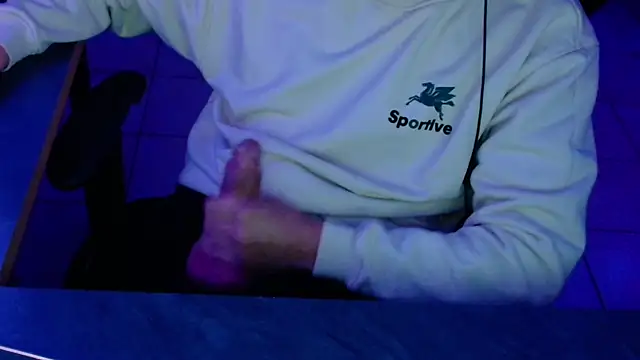 Snapshot of Vlad230323 chatting on 11/23/25, 09:47 Vlad230323 online show from 11/23/25, 09:47