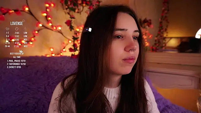 GillianDowdey online show from 11/05/25, 03:06