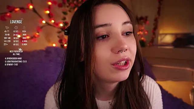 GillianDowdey online show from 11/11/25, 03:17