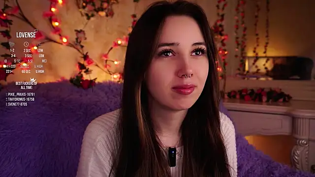 GillianDowdey online show from 12/18/25, 02:28