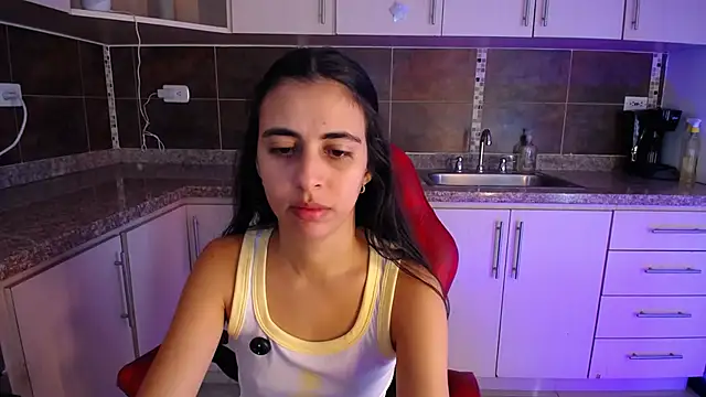 Snapshot of anna_alvarez chatting on 07/14/26, 11:38 anna alvarez online show from 07/14/26, 11:38