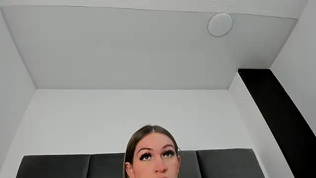 Snapshot of Lizz_Luna chatting on 10/11/25, 02:15 Lizz Luna online show from 10/11/25, 02:15
