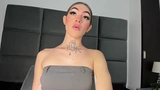 Lizz Luna online show from 11/15/25, 04:03