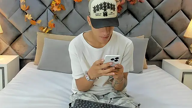 Buda and Cataleya  online show from 11/04/25, 03:44