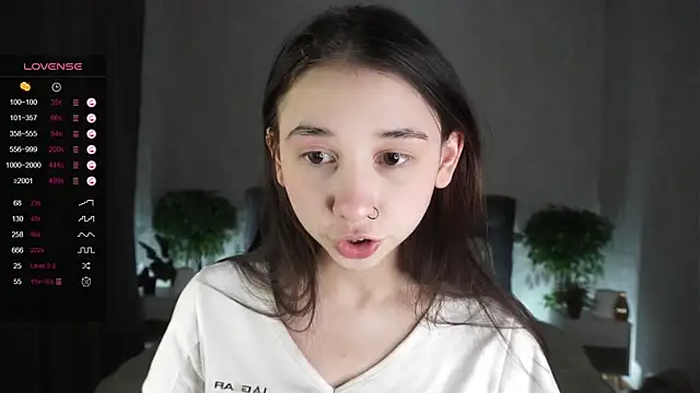 Snapshot of AislyEmbury chatting on 02/01/25, 01:12 AislyEmbury online show from 02/01/25, 01:12