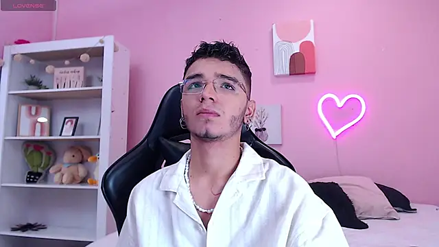 Ian Castillo  online show from 01/17/25, 11:38