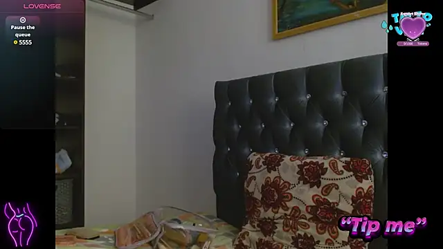 Snapshot of AntonellaAndNoah chatting on 01/11/25, 07:59 AntonellaAndNoah online show from 01/11/25, 07:59