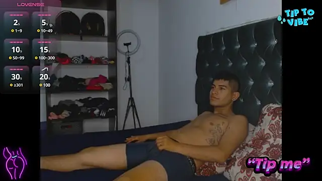 Snapshot of AntonellaAndNoah chatting on 02/07/25, 03:45 AntonellaAndNoah online show from 02/07/25, 03:45