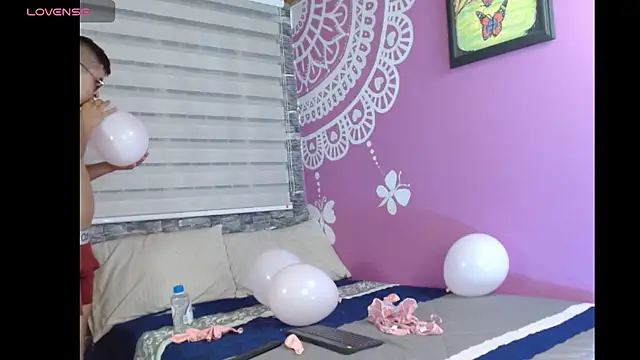 Snapshot of AntonellaAndNoah chatting on 01/09/26, 10:55 AntonellaAndNoah online show from 01/09/26, 10:55