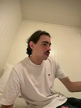 wolfwhite95 online show from 02/26/26, 11:59