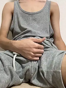 Snapshot of fyzz55555 chatting on 10/24/25, 12:12 fyzz55555 online show from 10/24/25, 12:12