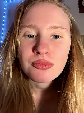 Snapshot of saint_cat25 chatting on 12/19/25, 09:33 saint cat25 online show from 12/19/25, 09:33