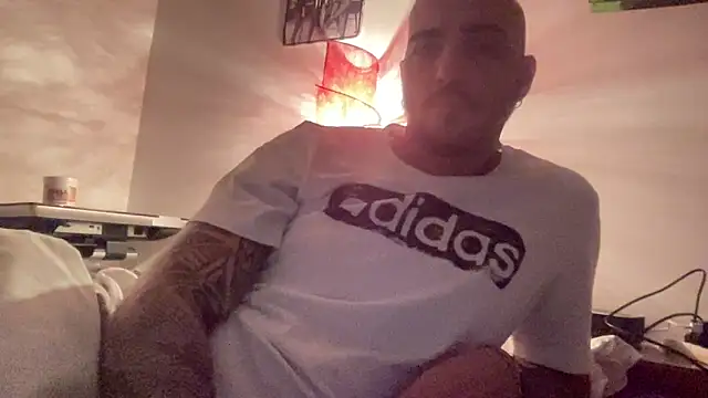 Snapshot of alessandromori91 chatting on 12/04/25, 09:12 alessandromori91 online show from 12/04/25, 09:12