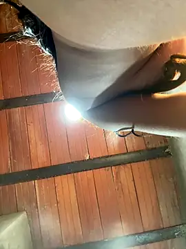 Snapshot of MollySanders___ chatting on 10/31/25, 12:11 MollySanders online show from 10/31/25, 12:11