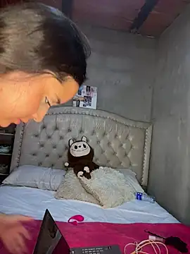 MollySanders    online show from 07/15/26, 10:59