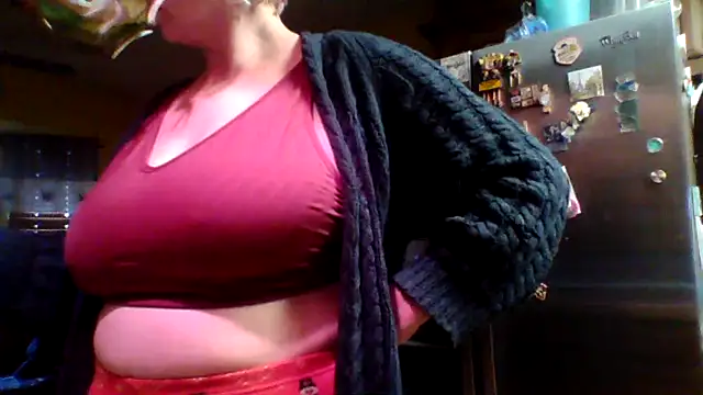 Big-Tits-McGee online show from 12/15/25, 02:43