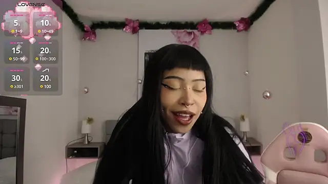 Snapshot of Violetta_Suky chatting on 01/13/25, 01:39 Violetta Suky online show from 01/13/25, 01:39