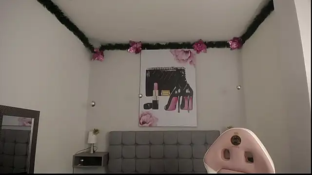 Snapshot of Violetta_Suky chatting on 01/20/25, 01:42 Violetta Suky online show from 01/20/25, 01:42