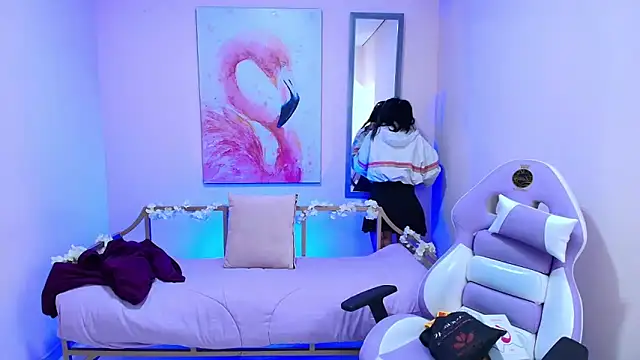 Snapshot of Violetta_Suky chatting on 02/04/25, 12:44 Violetta Suky online show from 02/04/25, 12:44