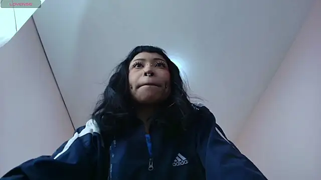 Snapshot of Violetta_Suky chatting on 02/14/25, 12:36 Violetta Suky online show from 02/14/25, 12:36