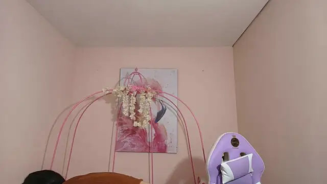 Snapshot of Violetta_Suky chatting on 02/28/25, 01:47 Violetta Suky online show from 02/28/25, 01:47