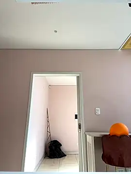 Snapshot of Violetta_Suky chatting on 10/24/25, 12:56 Violetta Suky online show from 10/24/25, 12:56