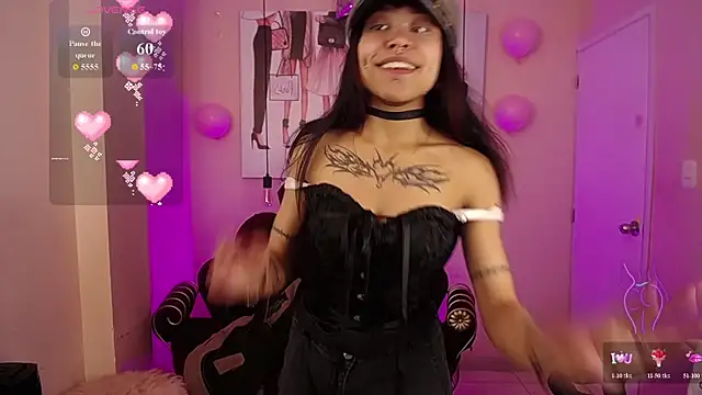 Snapshot of Violetta_Suky chatting on 11/22/25, 12:59 Violetta Suky online show from 11/22/25, 12:59