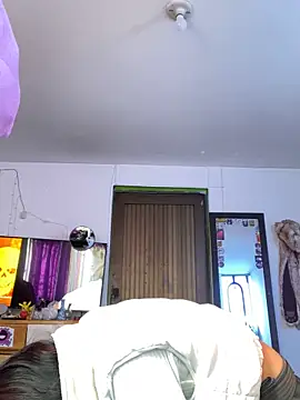 Snapshot of Violetta_Suky chatting on 11/30/25, 12:31 Violetta Suky online show from 11/30/25, 12:31