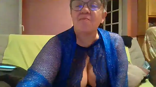 Snapshot of Vandeae44 chatting on 02/03/26, 08:58 Vandeae44 online show from 02/03/26, 08:58