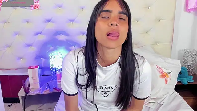 sophie pariss online show from 03/11/25, 08:41