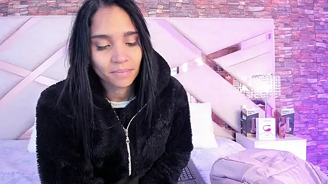 sophie pariss online show from 10/13/25, 02:00