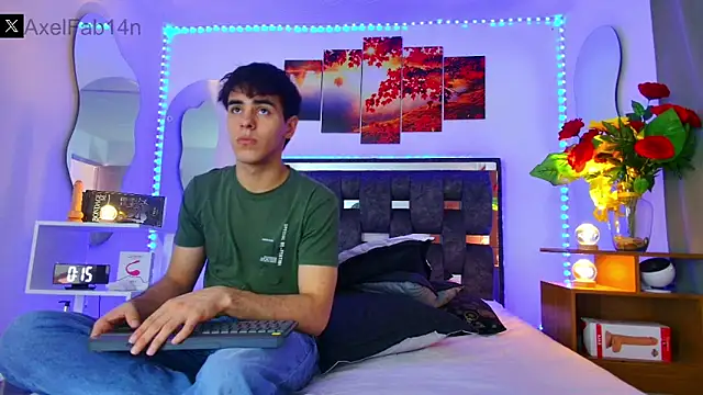 Snapshot of Alex_and_Fabian chatting on 01/26/25, 06:27 Alex and Fabian online show from 01/26/25, 06:27