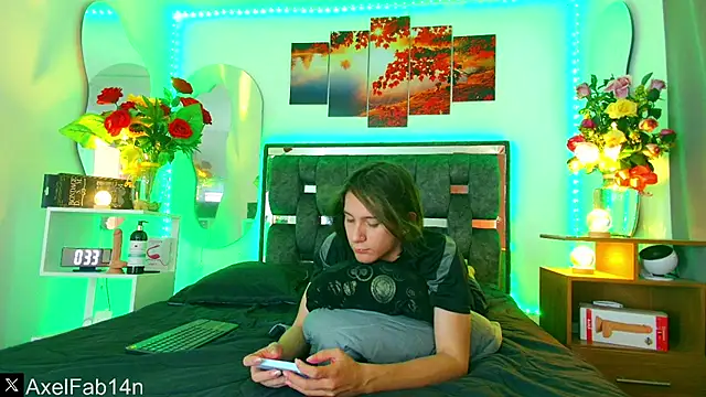 Snapshot of Alex_and_Fabian chatting on 02/18/25, 06:58 Alex and Fabian online show from 02/18/25, 06:58