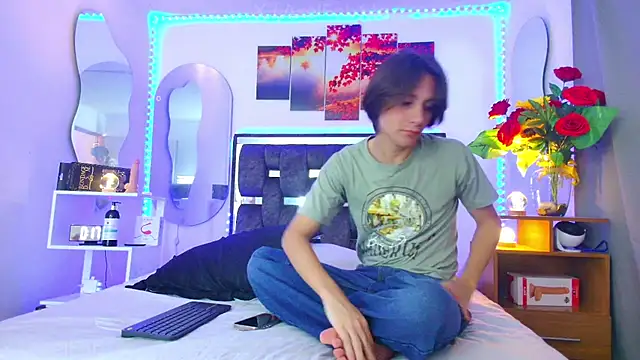 Snapshot of Alex_and_Fabian chatting on 03/22/25, 06:36 Alex and Fabian online show from 03/22/25, 06:36