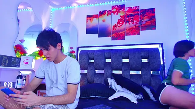 Snapshot of Alex_and_Fabian chatting on 09/19/25, 07:58 Alex and Fabian online show from 09/19/25, 07:58