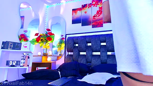 Snapshot of Alex_and_Fabian chatting on 09/21/25, 08:32 Alex and Fabian online show from 09/21/25, 08:32