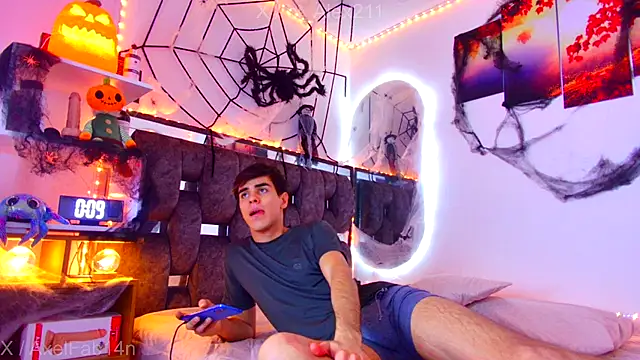 Snapshot of Alex_and_Fabian chatting on 10/25/25, 09:31 Alex and Fabian online show from 10/25/25, 09:31