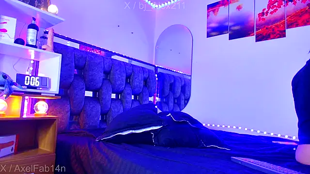 Snapshot of Alex_and_Fabian chatting on 11/15/25, 09:00 Alex and Fabian online show from 11/15/25, 09:00