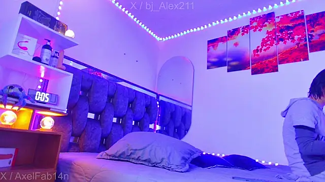 Snapshot of Alex_and_Fabian chatting on 11/19/25, 08:31 Alex and Fabian online show from 11/19/25, 08:31