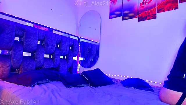 Snapshot of Alex_and_Fabian chatting on 11/27/25, 11:34 Alex and Fabian online show from 11/27/25, 11:34