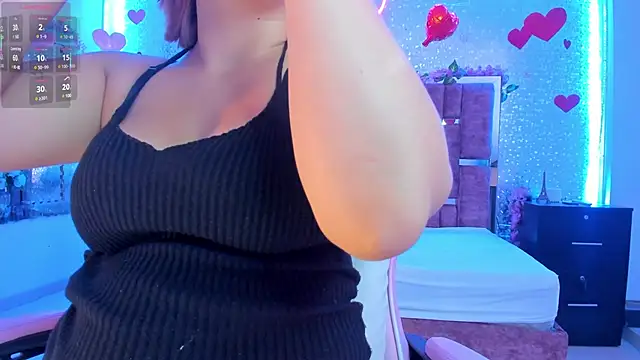 Snapshot of AlessiaDouce chatting on 02/18/25, 08:14 AlessiaDouce online show from 02/18/25, 08:14