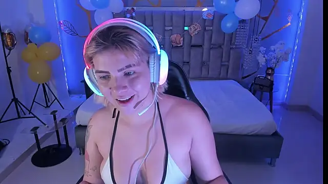 Snapshot of AlessiaDouce chatting on 09/30/25, 04:06 AlessiaDouce online show from 09/30/25, 04:06