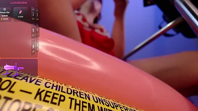 Snapshot of AlessiaDouce chatting on 11/28/25, 08:55 AlessiaDouce online show from 11/28/25, 08:55