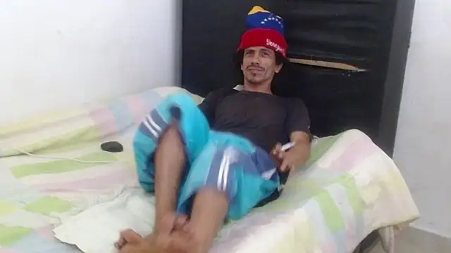 Snapshot of damian_bottom_bigcock chatting on 12/04/24, 04:05 damian bottom bigcock online show from 12/04/24, 04:05