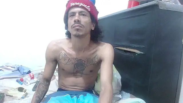 Snapshot of damian_bottom_bigcock chatting on 12/07/24, 01:25 damian bottom bigcock online show from 12/07/24, 01:25