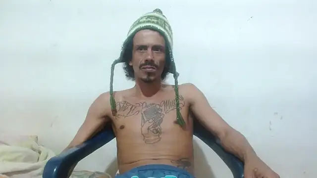 Snapshot of damian_bottom_bigcock chatting on 12/23/24, 06:05 damian bottom bigcock online show from 12/23/24, 06:05