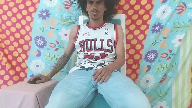 Snapshot of damian_bottom_bigcock chatting on 01/07/25, 06:56 damian bottom bigcock online show from 01/07/25, 06:56